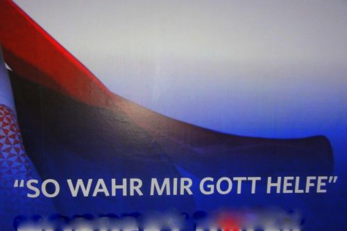 Gott im Wahlkampf?  Wider den politischen Missbrauch des Gottesnamens – ein theologischer Einspruch.