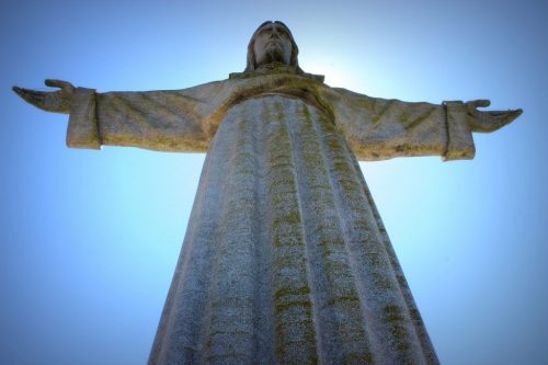 Hilfe, die Schaden anrichtet: Geistlicher Missbrauch in der katholischen Kirche