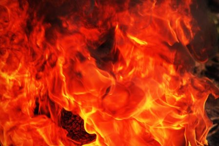 Höllenfeuer und Himmel