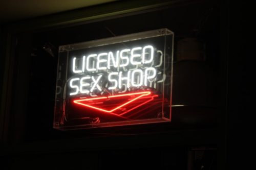 Keine Gleichsetzung von Menschenhandel und Prostitution