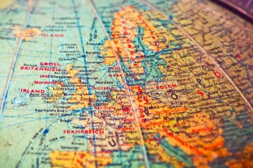 Europa als ob nicht Europa. Jacques Derrida über Identität, Verantwortung und Vertrauen
