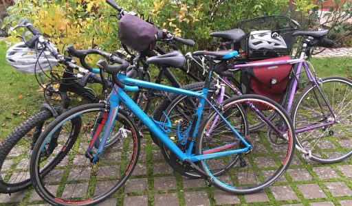 Theologinnen, die Fahrrad fahren