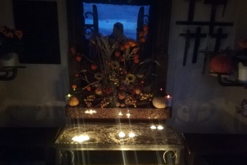 Zehn Thesen zur katholischen Liturgie in Zeiten von Corona