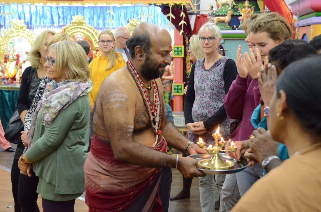 Begegnung im Hindutempel