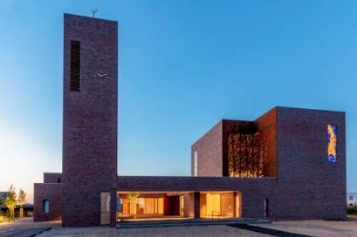 Ein Ort des Aufbruchs und der Erinnerung: Der Kirchen-Neubau St. Petrus in Keyenberg