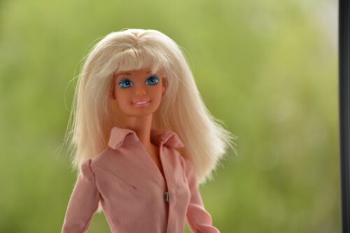 Mit Barbie dem Tod begegnen
