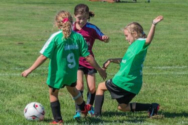 Fußball Mädchen spielen Fußball