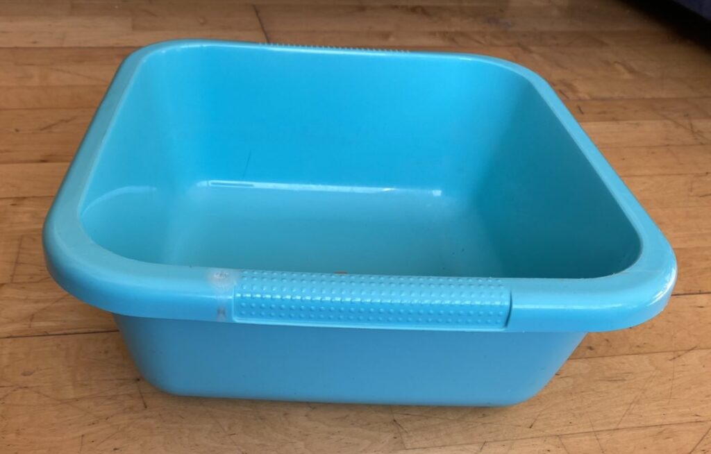 Plastikschüssel Fußwaschung Marzahn Mon Amour