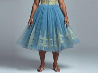 Josef in Tüll und gelber Spitze Josef in Tüll und gelber Spitze